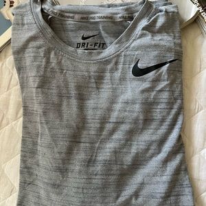 Nike mens shirt